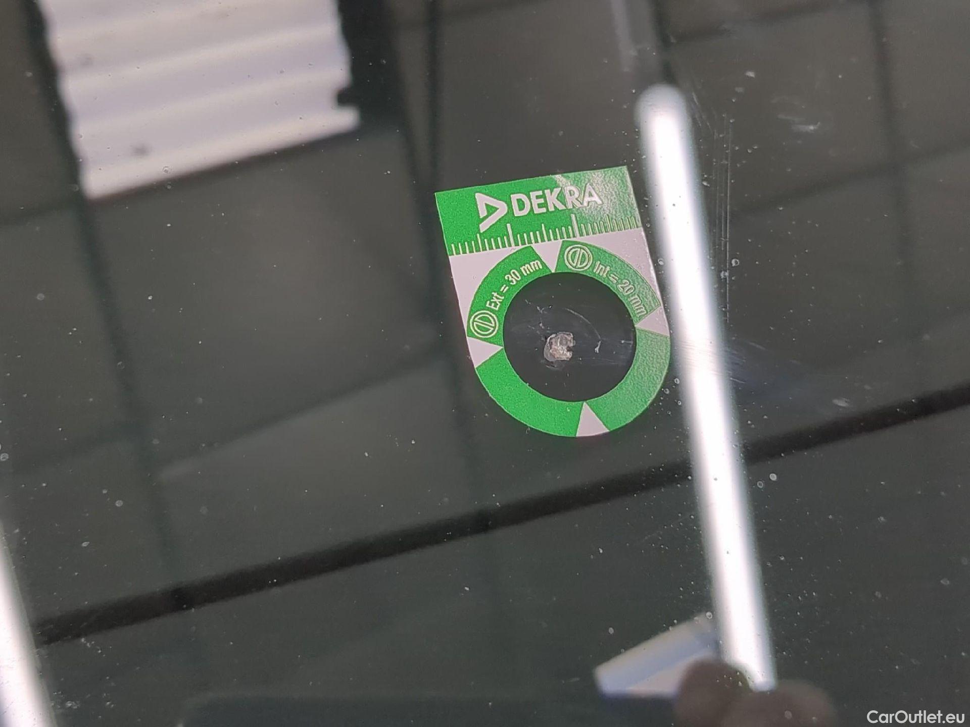  Toyota  Corolla TOYOTA  / 2018 / 5P / Berline Hybride 122h Dynamic Business Supp Lomb #35