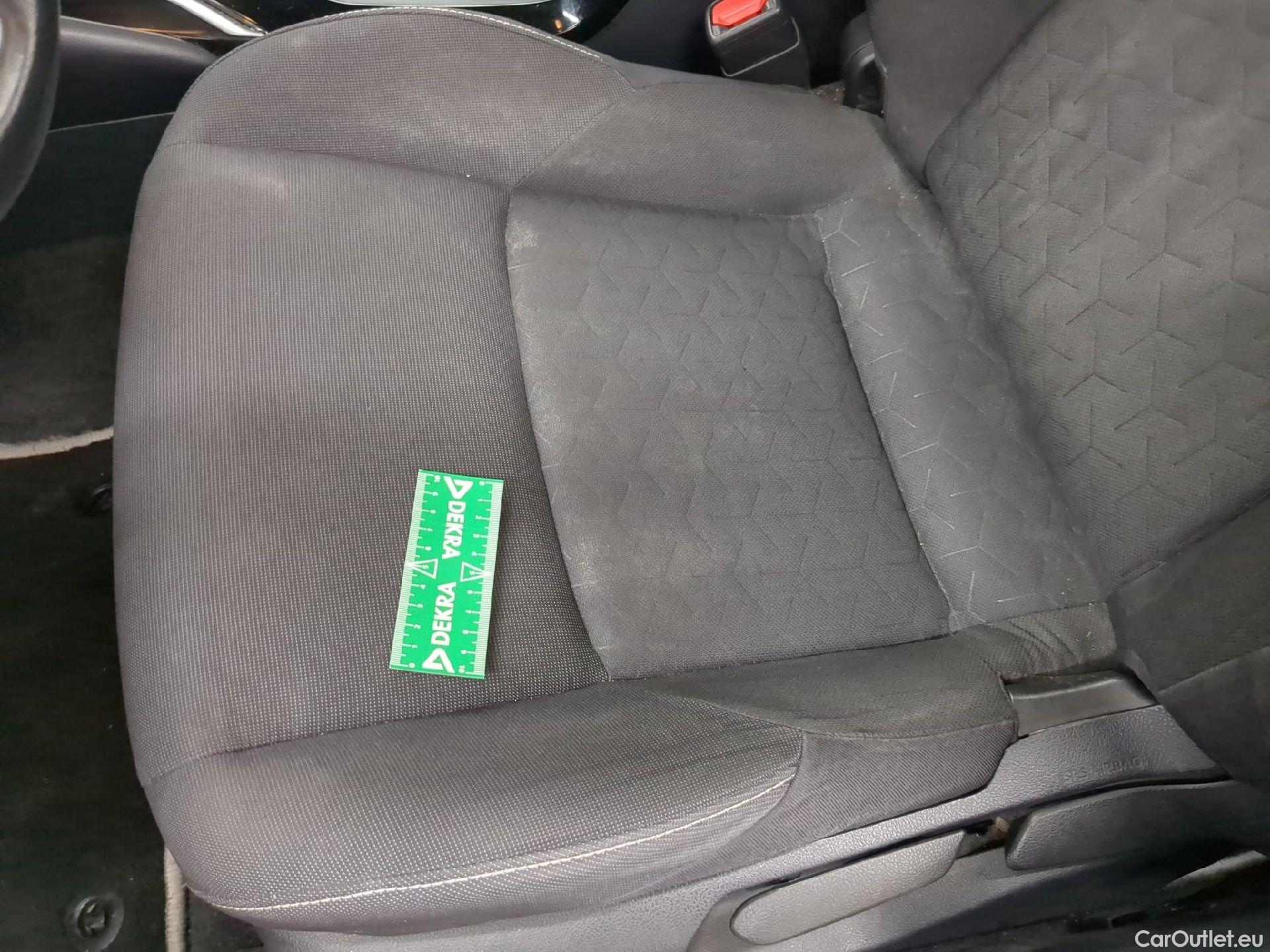  Toyota  Corolla TOYOTA  / 2018 / 5P / Berline Hybride 122h Dynamic Business Supp Lomb #1