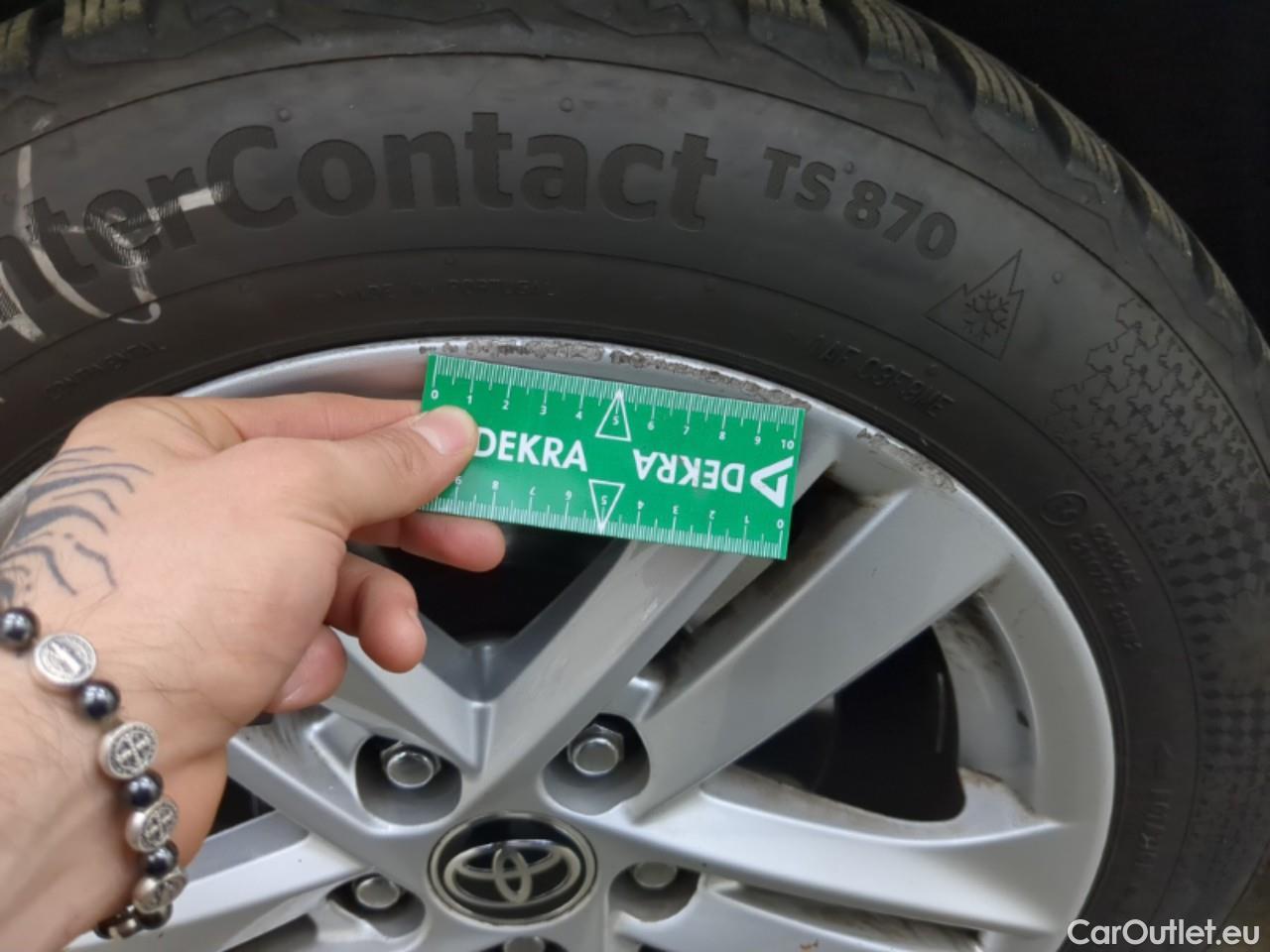  Toyota  Corolla TOYOTA  / 2018 / 5P / Berline Hybride 122h Dynamic Business Supp Lomb #11