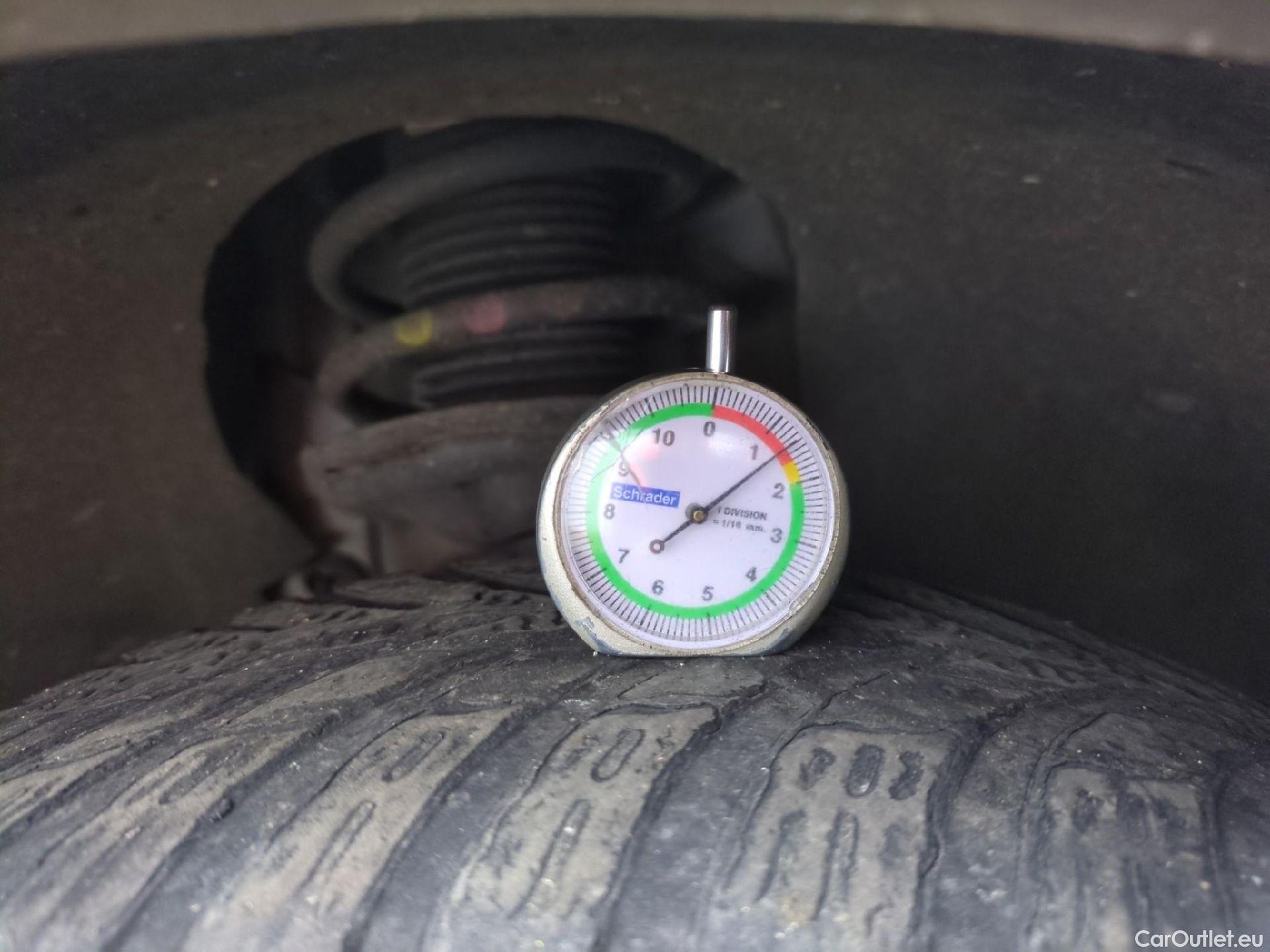  Volkswagen  Tiguan VOLKSWAGEN  / 2020 / 5P / SUV 1.5 TSI 150 DSG7 Life Busines #12