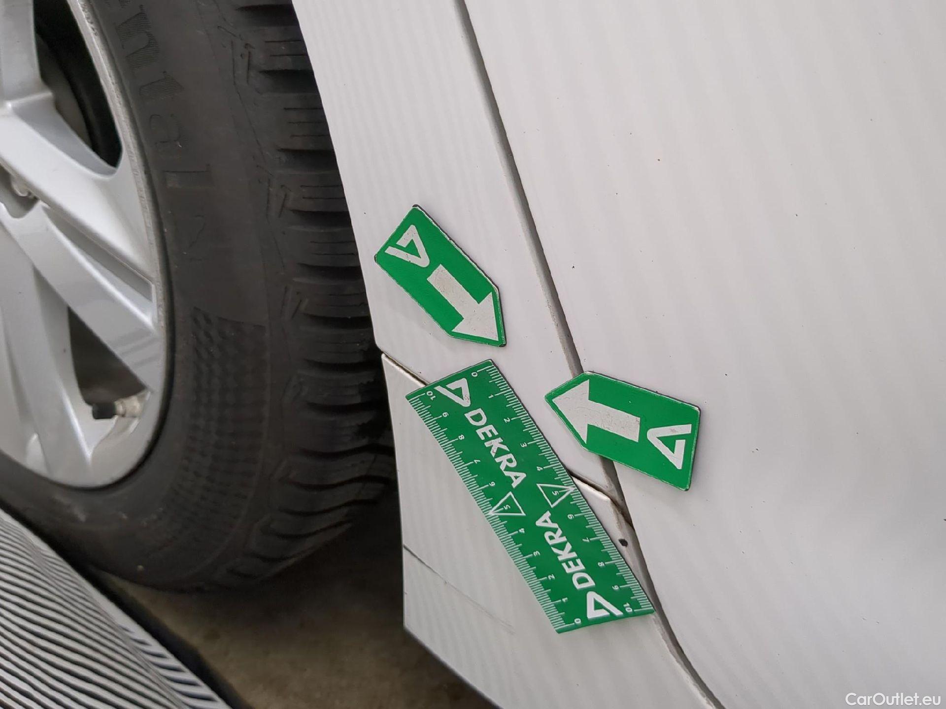  Toyota  Corolla TOYOTA  / 2018 / 5P / Berline Hybride 122h Dynamic Business Supp Lomb #31