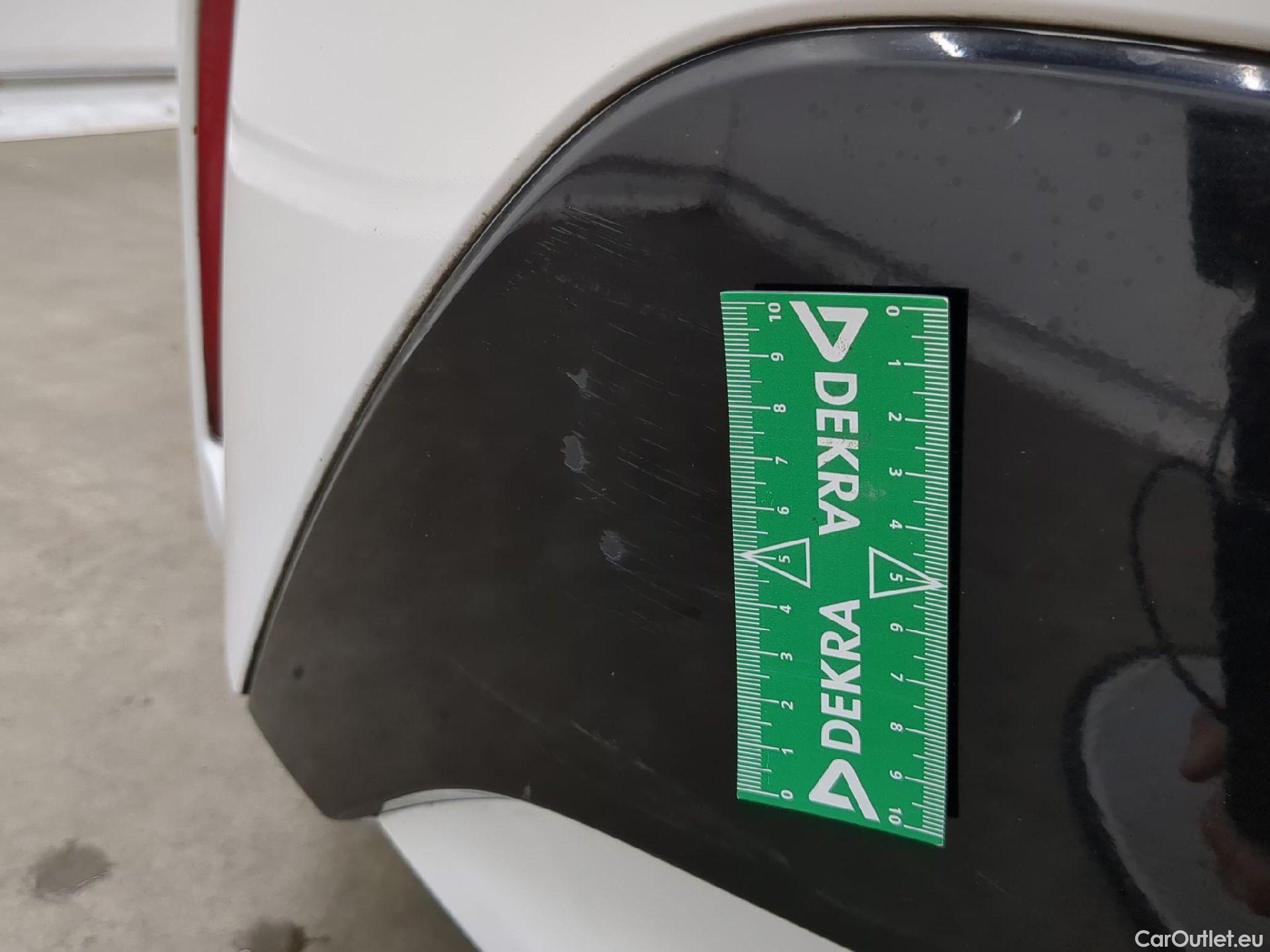  Toyota  Corolla TOYOTA  / 2018 / 5P / Berline Hybride 122h Dynamic Business Supp Lomb #25