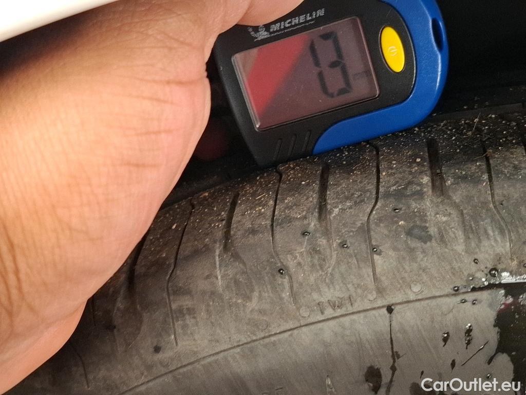  Toyota  Yaris TOYOTA  Hybride / 2019 / 5P / Berline Hybride 116h France Business Stage Acad #12