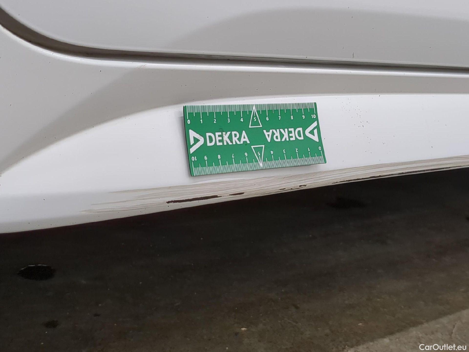  Toyota  Corolla TOYOTA  / 2018 / 5P / Berline Hybride 122h Dynamic Business Supp Lomb #21