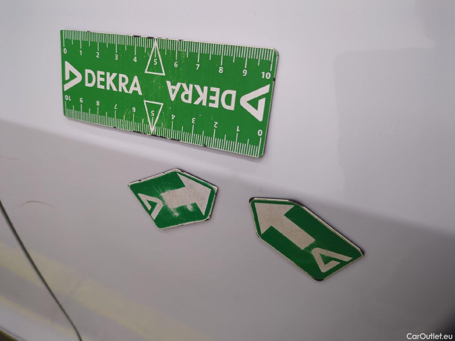  Volkswagen  Tiguan VOLKSWAGEN  / 2020 / 5P / SUV 1.5 TSI 150 DSG7 Life Busines #35