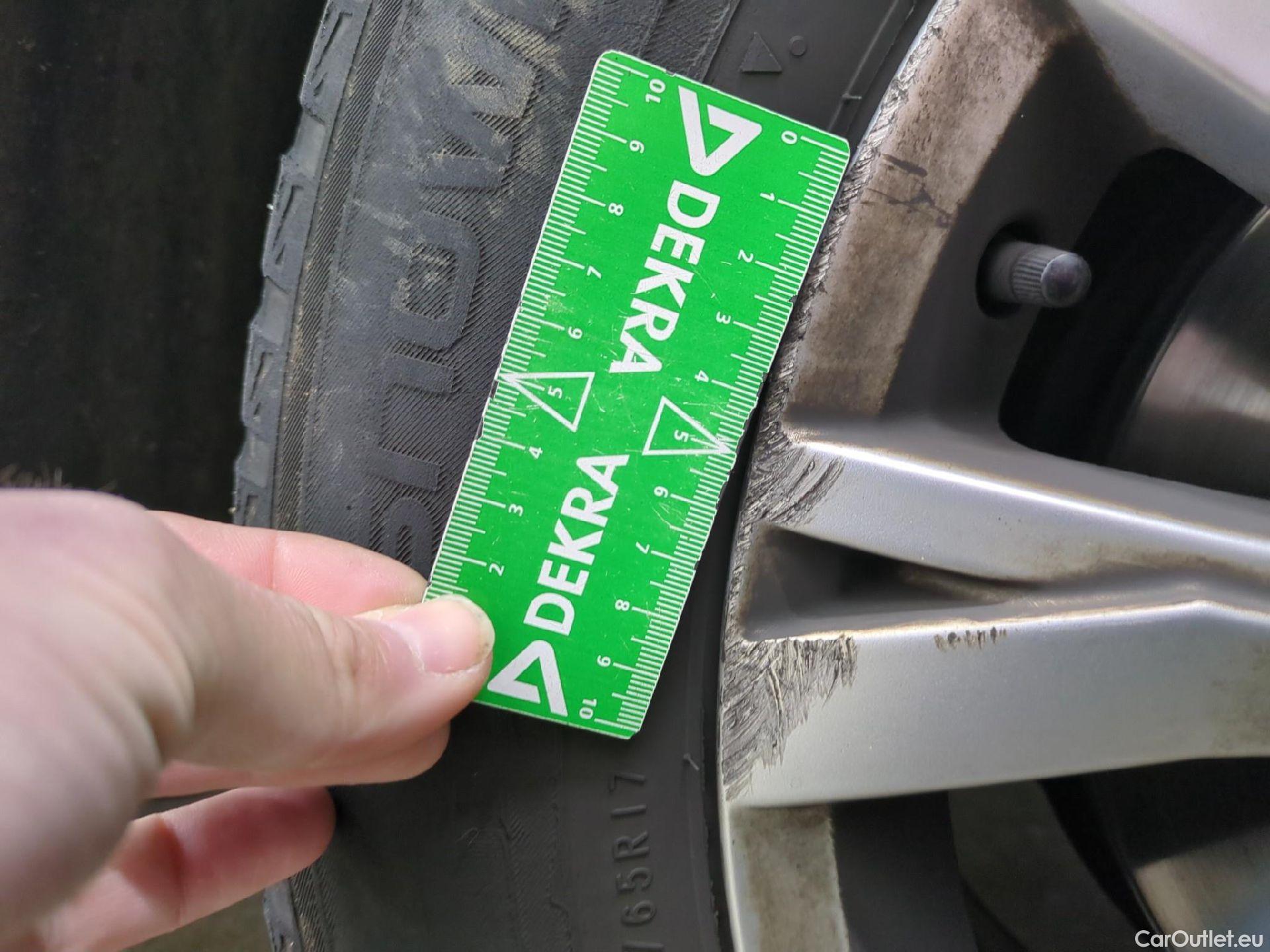  Volkswagen  Tiguan VOLKSWAGEN  / 2020 / 5P / SUV 1.5 TSI 150 DSG7 Life Busines #15