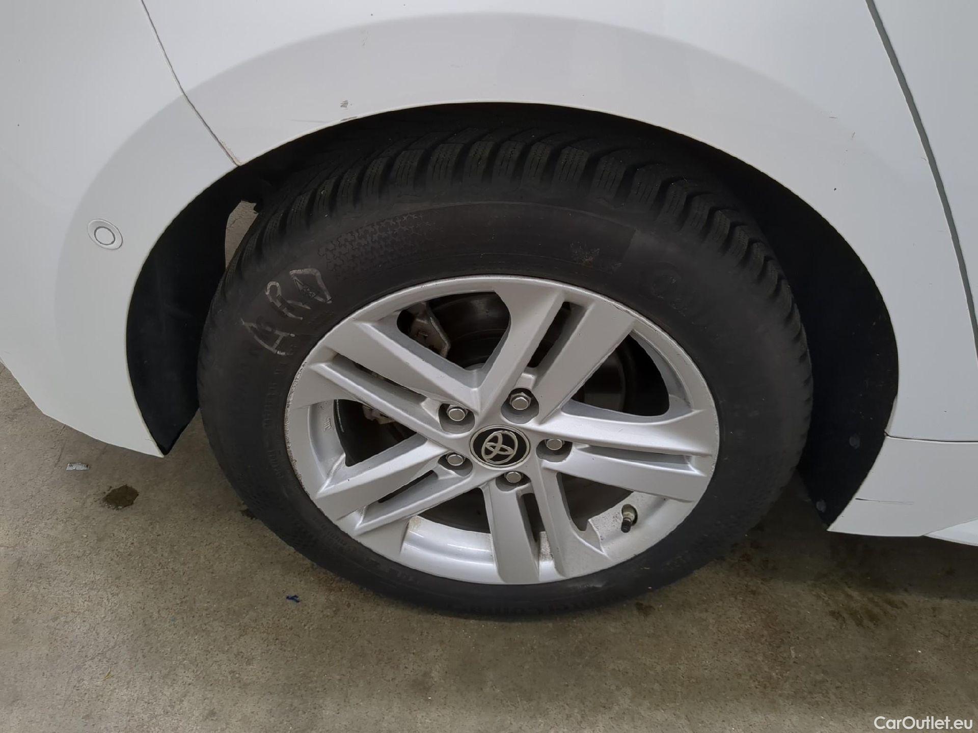  Toyota  Corolla TOYOTA  / 2018 / 5P / Berline Hybride 122h Dynamic Business Supp Lomb #16