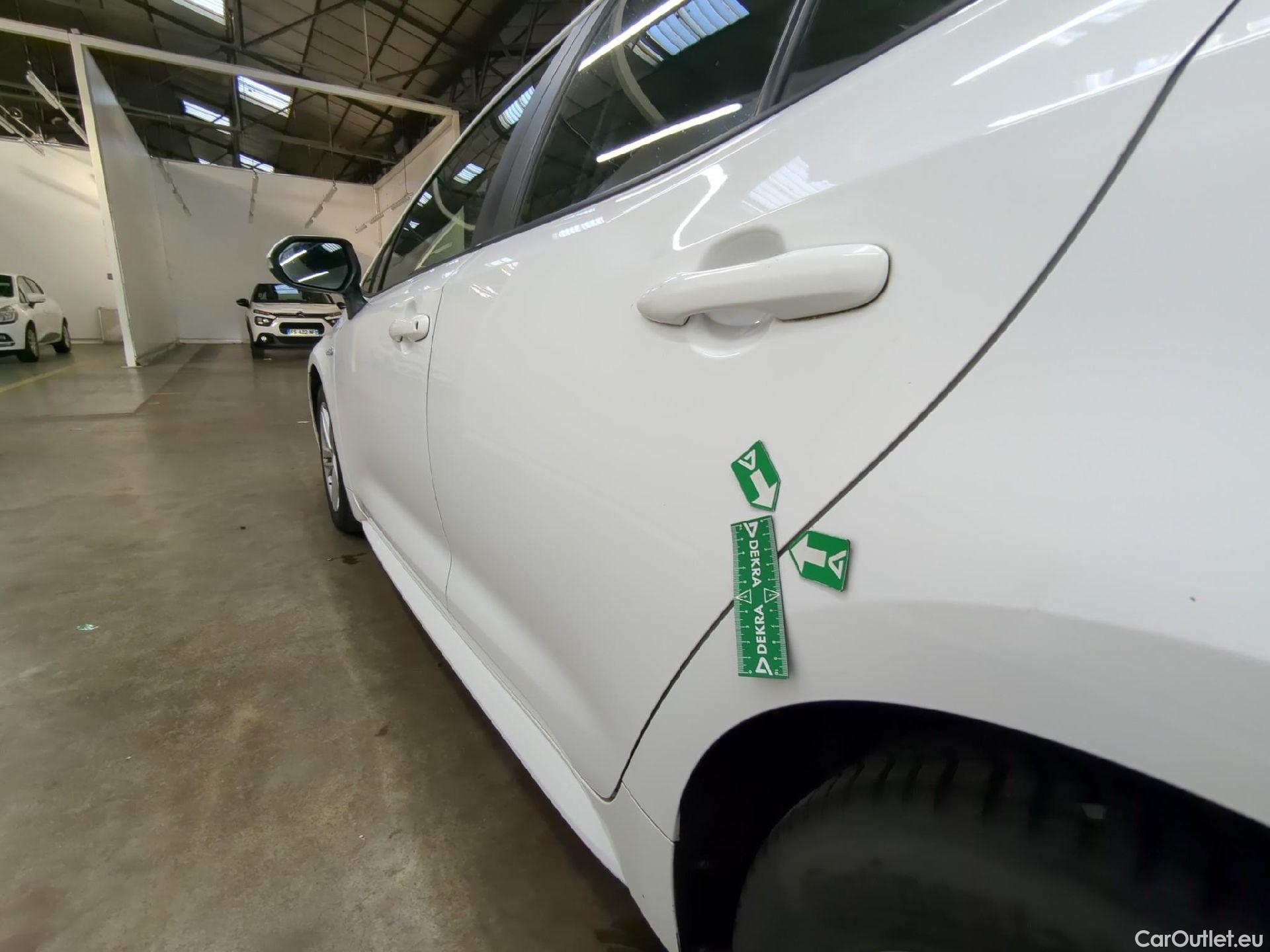  Toyota  Corolla TOYOTA  / 2018 / 5P / Berline Hybride 122h Dynamic Business Supp Lomb #45