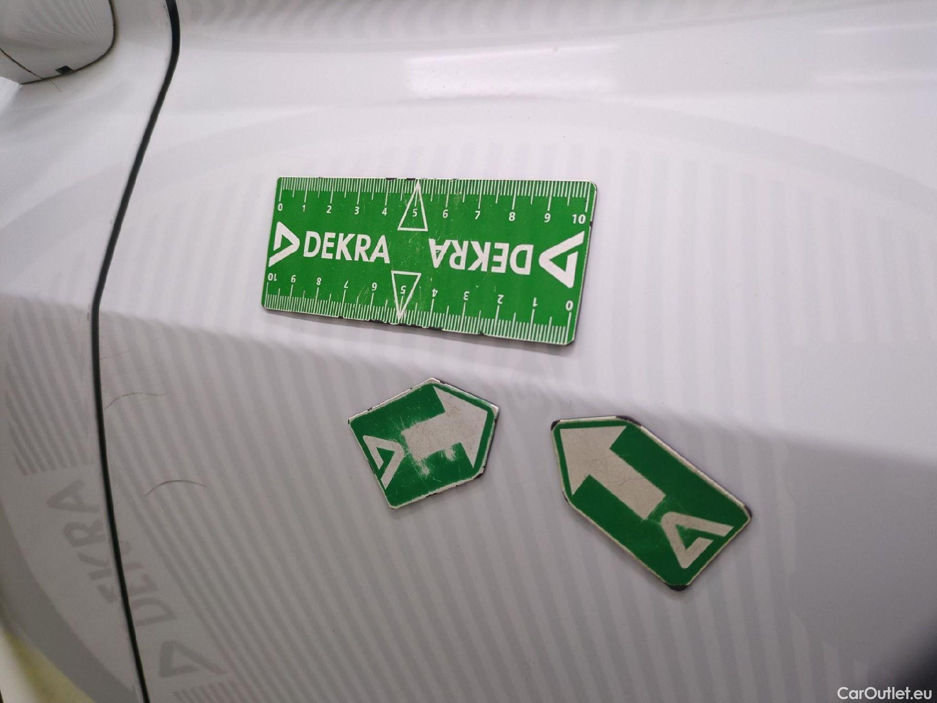  Volkswagen  Tiguan VOLKSWAGEN  / 2020 / 5P / SUV 1.5 TSI 150 DSG7 Life Busines #37