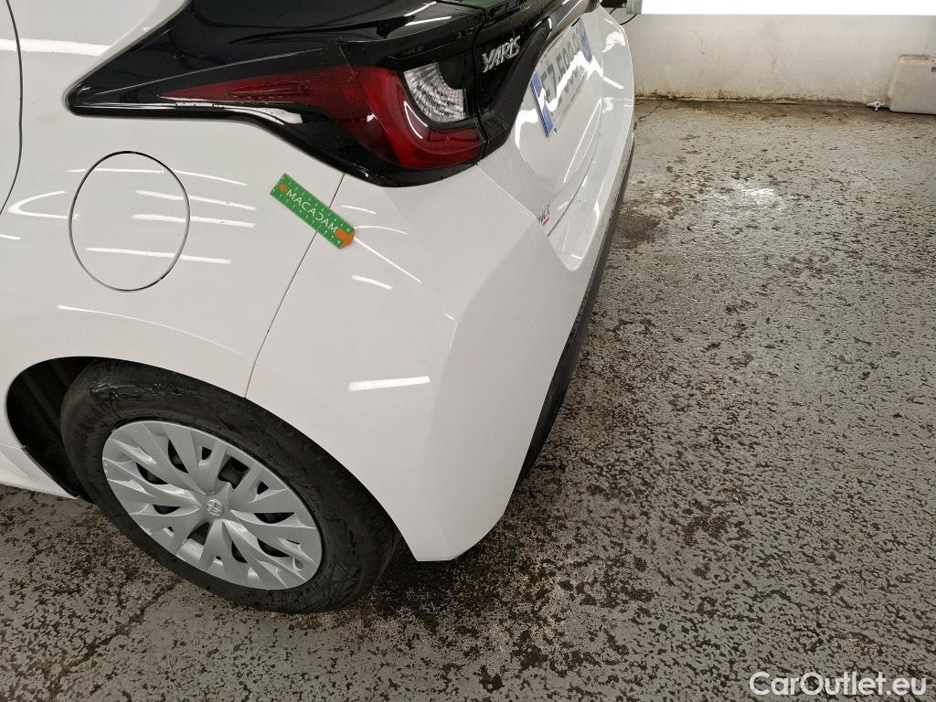  Toyota  Yaris TOYOTA  Hybride / 2019 / 5P / Berline Hybride 116h France Business Stage Acad #37