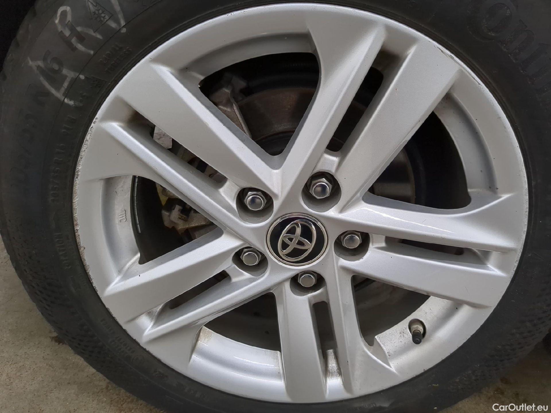  Toyota  Corolla TOYOTA  / 2018 / 5P / Berline Hybride 122h Dynamic Business Supp Lomb #18