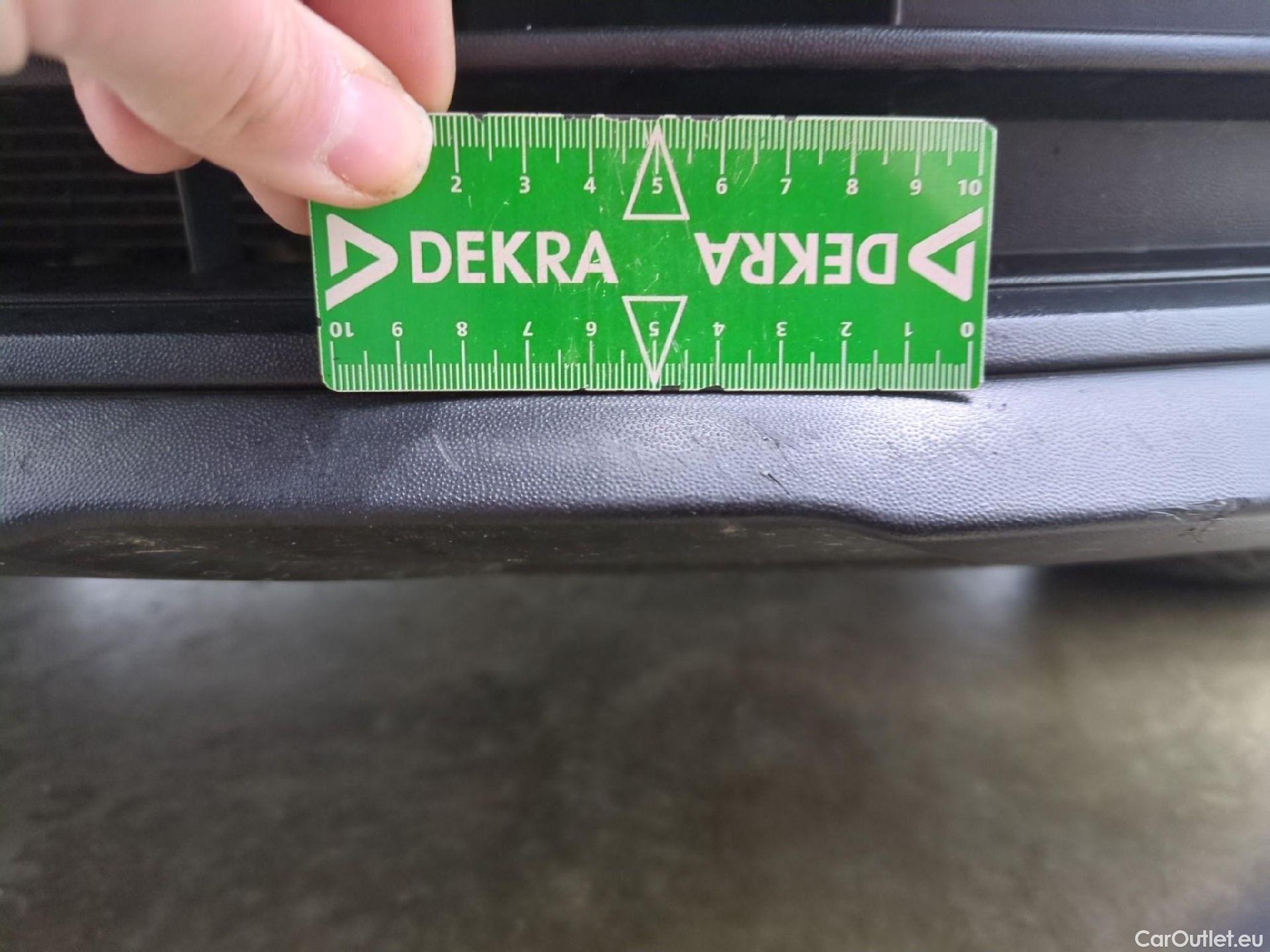  Volkswagen  Tiguan VOLKSWAGEN  / 2020 / 5P / SUV 1.5 TSI 150 DSG7 Life Busines #30