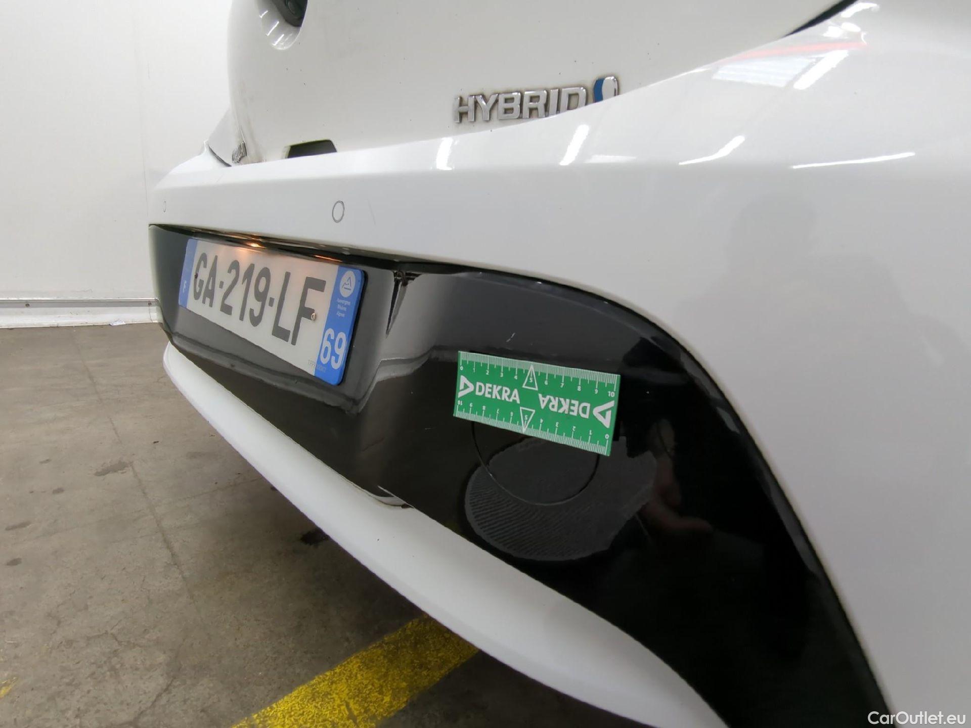  Toyota  Corolla TOYOTA  / 2018 / 5P / Berline Hybride 122h Dynamic Business Supp Lomb #27