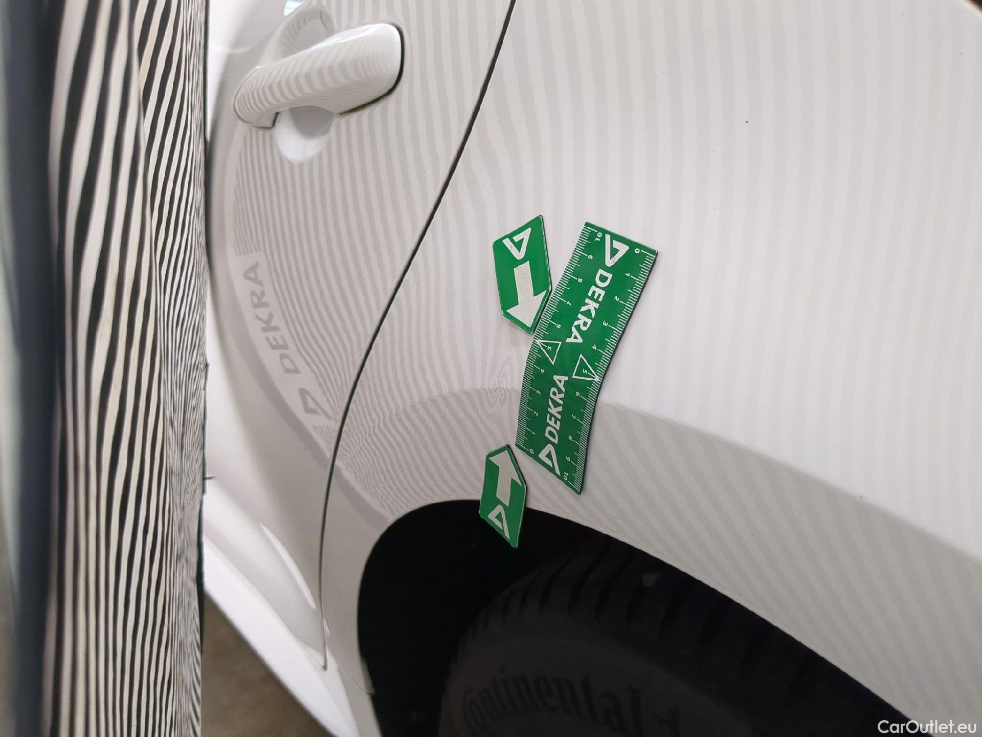  Toyota  Corolla TOYOTA  / 2018 / 5P / Berline Hybride 122h Dynamic Business Supp Lomb #41