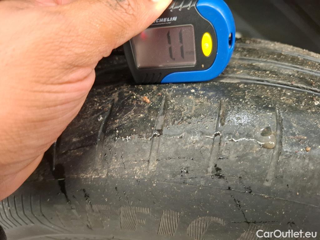  Toyota  Yaris TOYOTA  Hybride / 2019 / 5P / Berline Hybride 116h France Business Stage Acad #18