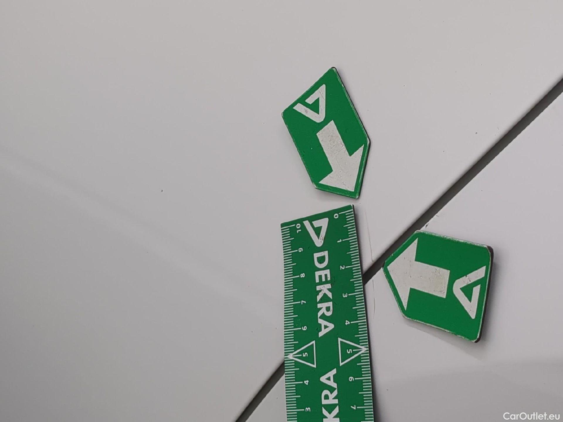  Toyota  Corolla TOYOTA  / 2018 / 5P / Berline Hybride 122h Dynamic Business Supp Lomb #46