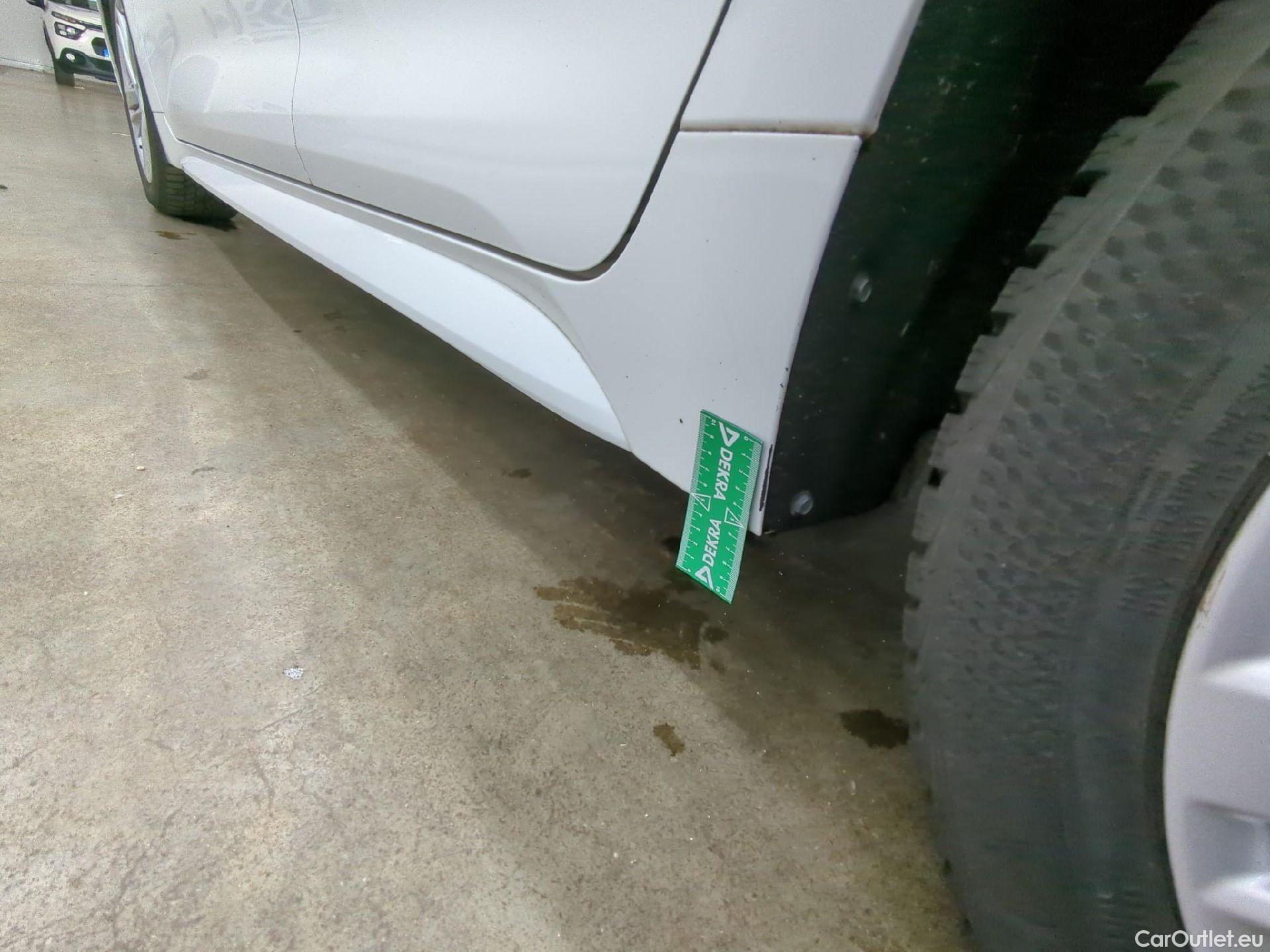  Toyota  Corolla TOYOTA  / 2018 / 5P / Berline Hybride 122h Dynamic Business Supp Lomb #43