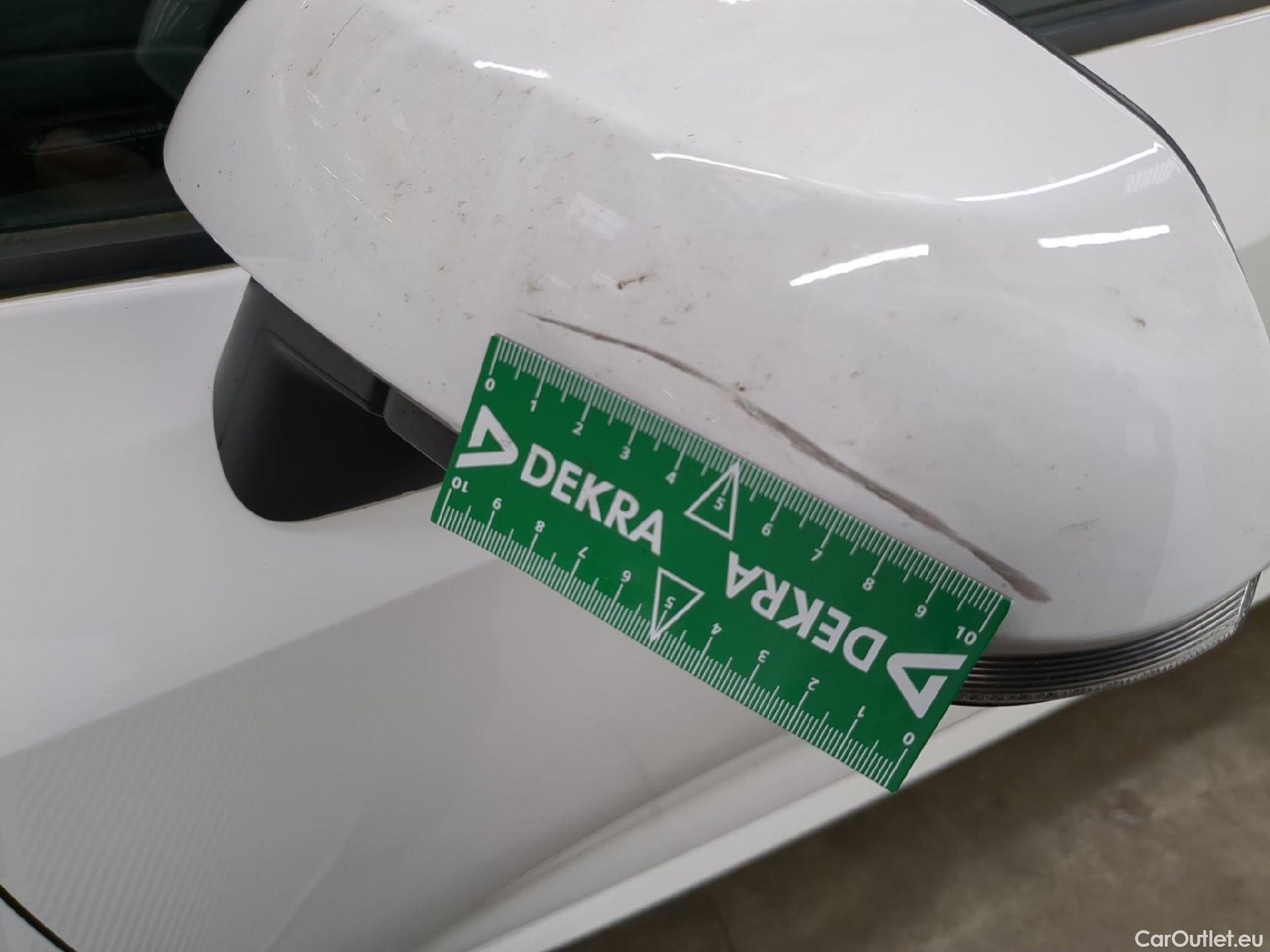  Toyota  Corolla TOYOTA  / 2018 / 5P / Berline Hybride 122h Dynamic Business Supp Lomb #38