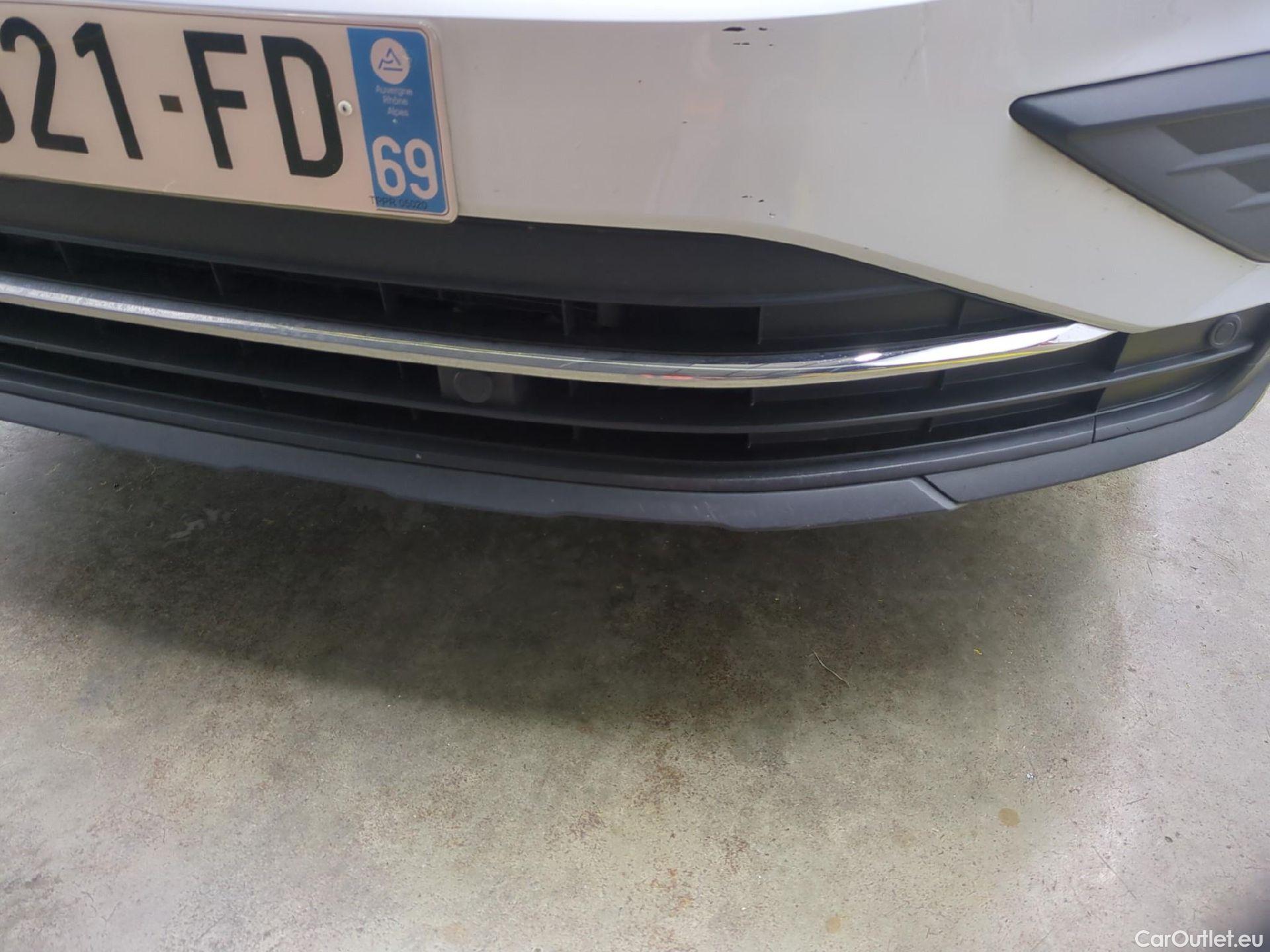  Volkswagen  Tiguan VOLKSWAGEN  / 2020 / 5P / SUV 1.5 TSI 150 DSG7 Life Busines #29