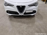  Alfa Romeo   STELVIO ALFA ROMEO / 2017 / 5P / SUV 2.2 TURBO DIESEL 180CV AT8 Q4 EXECUTIVE #31