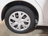  Toyota  Yaris TOYOTA  / 2017 / 5P / BERLINA 1.5 HYBRID BUSINESS #14
