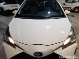  Toyota  Yaris TOYOTA  / 2017 / 5P / BERLINA 1.5 HYBRID BUSINESS #18