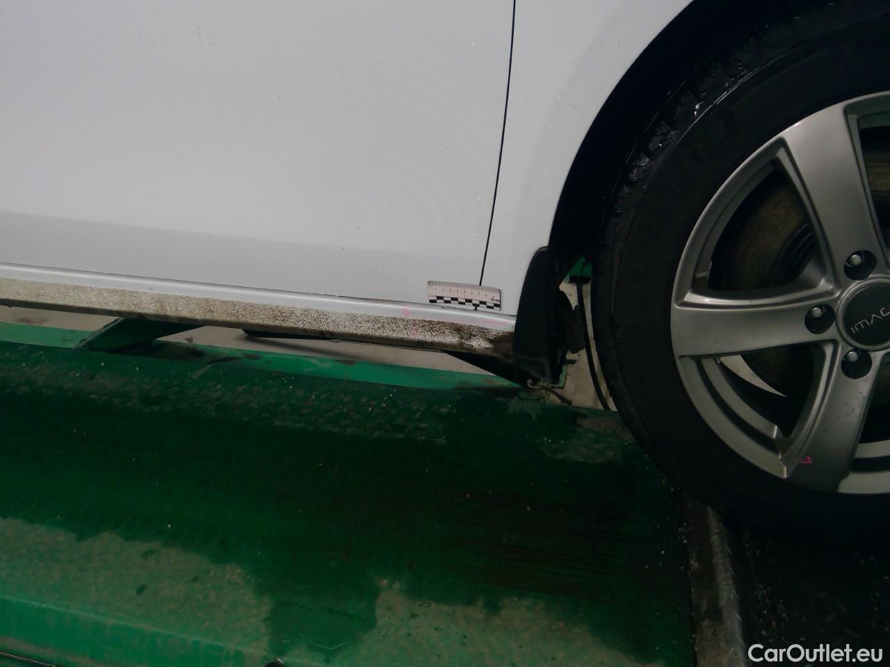  KIA  Cee'd ceed SW 1.6PHEV Advance 5d #15