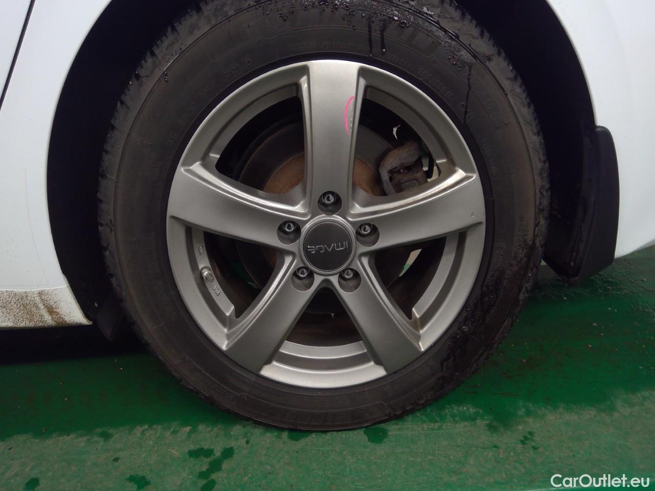  KIA  Cee'd ceed SW 1.6PHEV Advance 5d #7