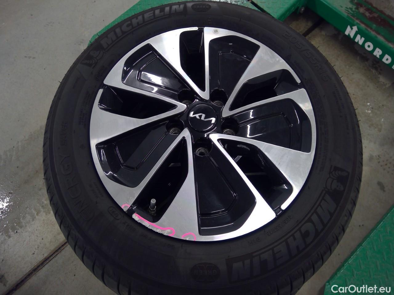  KIA  Cee'd ceed SW 1.6PHEV Advance 5d #2