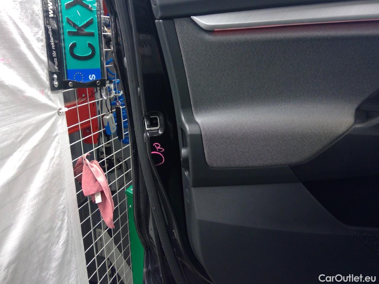  Skoda  ENYAQ  iV80 5d #6