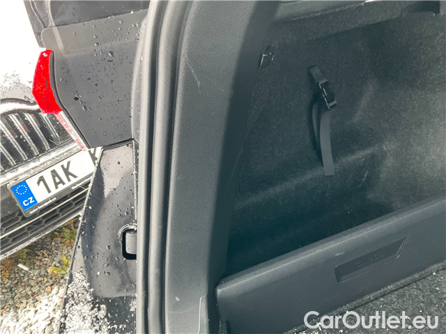  Skoda  Octavia Oct.C. 2.0TDI 147 Scout 4x4 AT #9