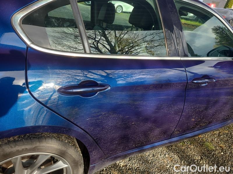  Alfa Romeo  Giulietta Giulia (952) (2016) Giulia 2.2Die210 Veloce AWD AT #13