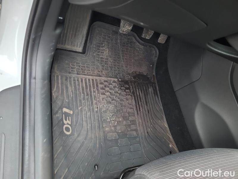  Hyundai  i30  (PD)(01.2017  ->)  kom.1.0TGDI 120 Comfort #11