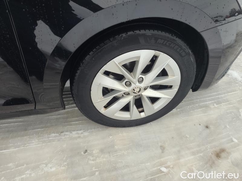  Skoda  Octavia  Combi (NX3)(2020) Oct.Combi 2.0TDI 110 Style AT #8