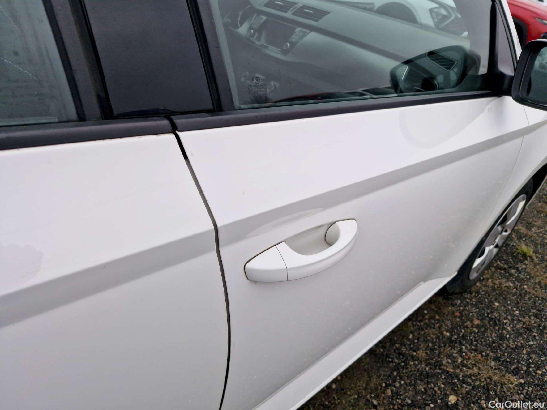  Skoda  Fabia  Combi (2015)  Com.1.0TSI 70 Style #31