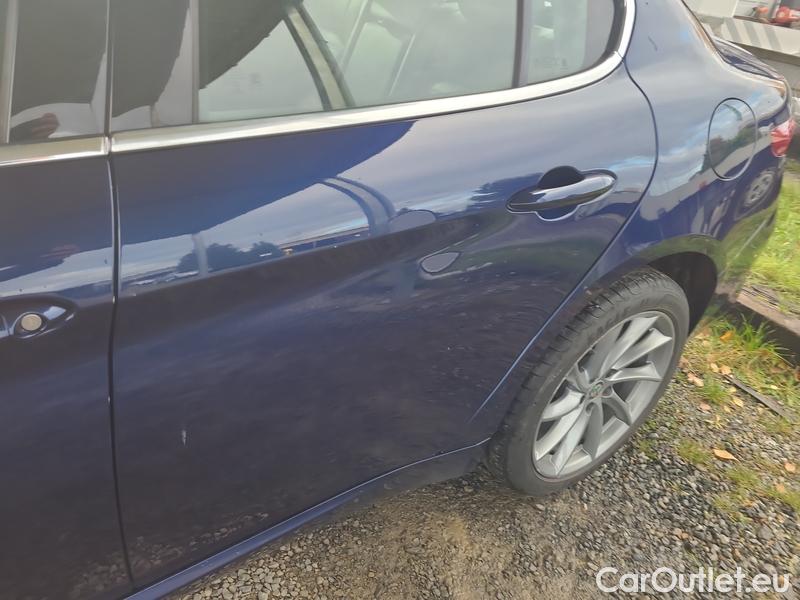  Alfa Romeo  Giulietta Giulia (952) (2016) Giulia 2.2Die210 Veloce AWD AT #4