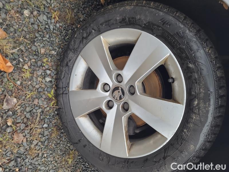  Skoda  Fabia  Combi (2015)  Com.1.0TSI 70 Ambition #25