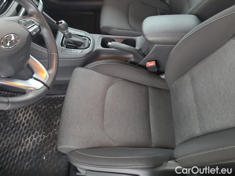  Hyundai  i30   cw (PD)(2017->)  kom.1.5TGDI FamilySmart AT #14