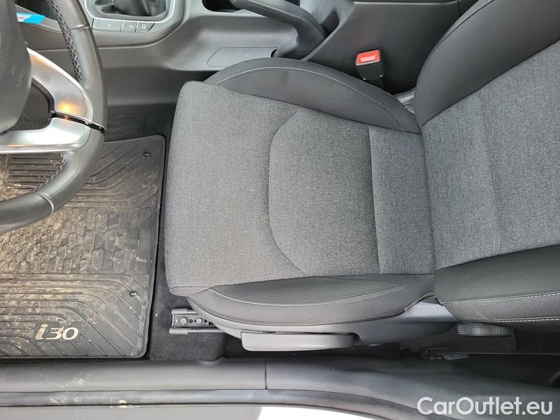  Hyundai  i30  (PD)(01.2017  ->)  kom.1.5T-GDI Smart 5d #5