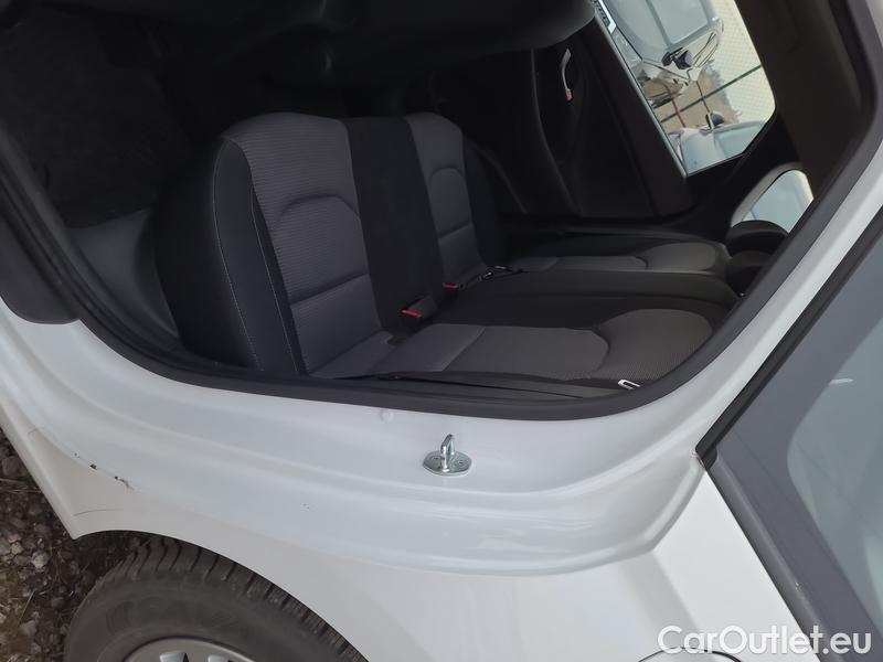  Hyundai  i30  (PD)(01.2017  ->)  kom.1.0TGDI 120 Comfort #4