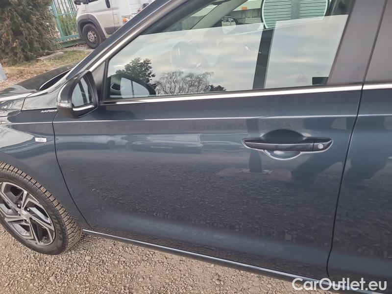  Hyundai  i30   cw (PD)(2017->)  kom.1.5TGDI FamilySmart AT #5