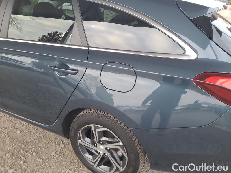  Hyundai  i30   cw (PD)(2017->)  kom.1.5TGDI FamilySmart AT #7
