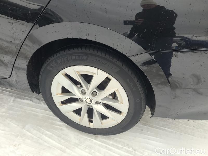  Skoda  Octavia  Combi (NX3)(2020) Oct.Combi 2.0TDI 110 Style AT #4