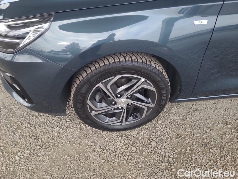  Hyundai  i30   cw (PD)(2017->)  kom.1.5TGDI FamilySmart AT #2