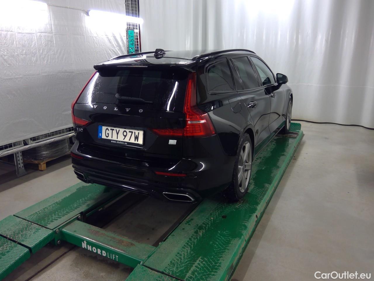  Volvo  V60  T6 AWD R-Design Rechar.Aut #2