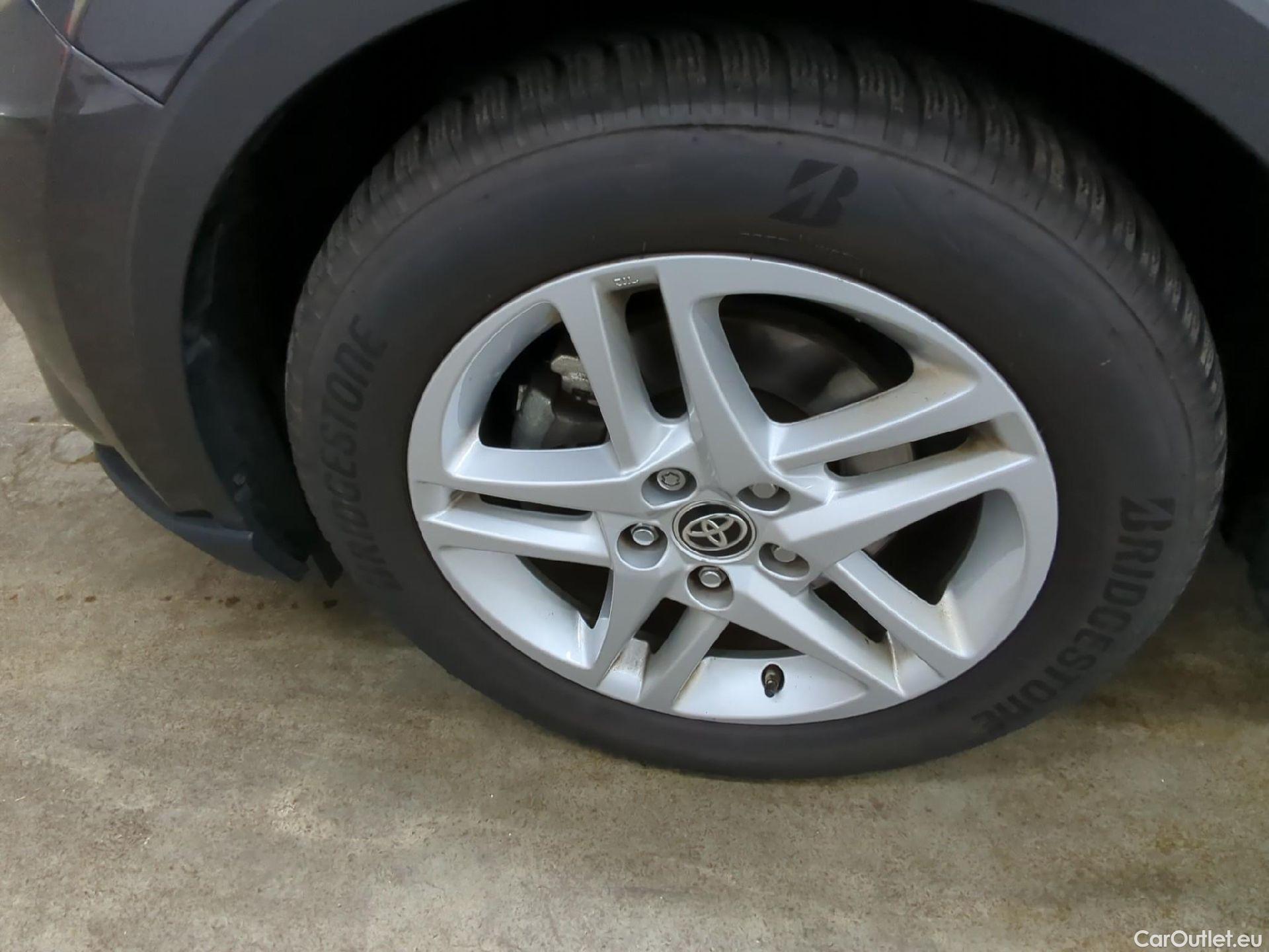  Toyota  C-HR TOYOTA  / 2016 / 5P / SUV 1.8 Hybride 122 Dynamic Business Beyond #2