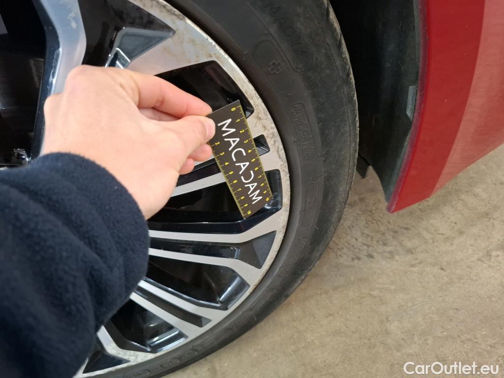  Toyota  Corolla TOYOTA  / 2018 / 5P / Berline Hybride 122h Design #44