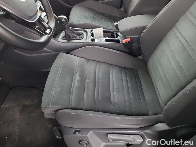  Volkswagen  Touran  (5T1)(2015)- Volkswagen  1.5TSI 110 Marat.Edt.AT #21