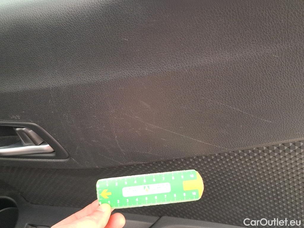  Toyota  C-HR TOYOTA  / 2016 / 5P / SUV 1.8 Hybride 122 Dynamic Business Stage A #18