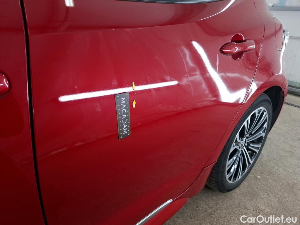  Toyota  Corolla TOYOTA  / 2018 / 5P / Berline Hybride 122h Design #57